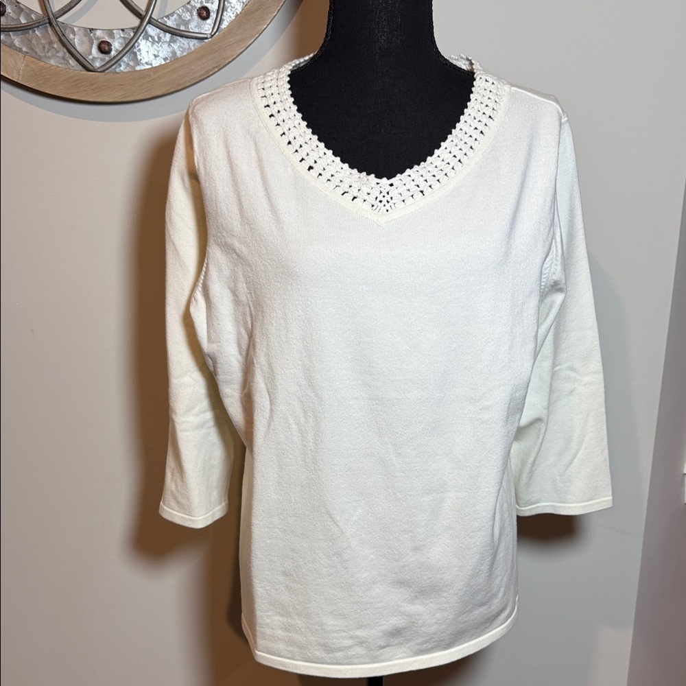 NWT Karen Scott Ivory V-Neck Sweater Crochet Detail, size Large Quarter sleeves